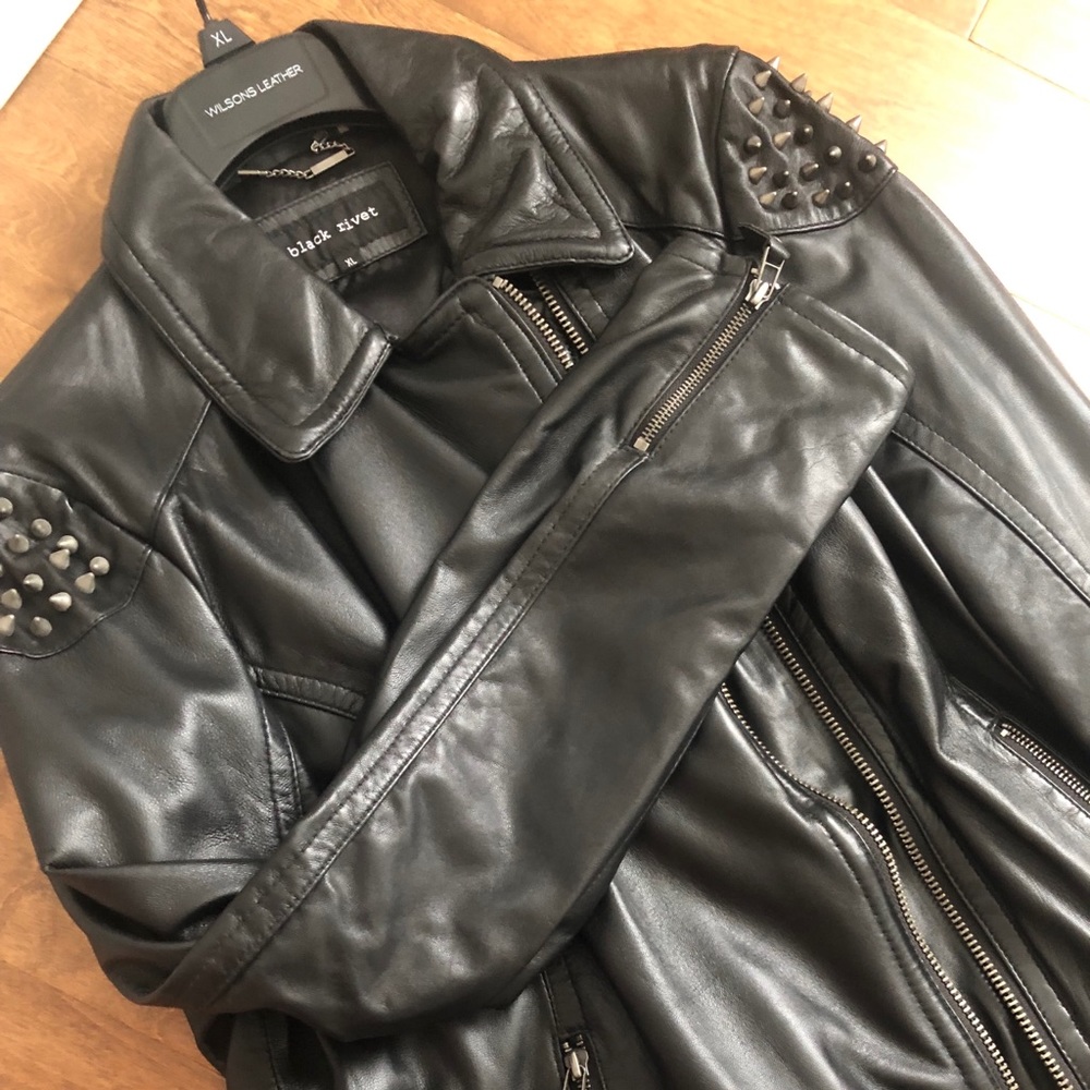 Black rivet stylish leather Moto jacket  size XL